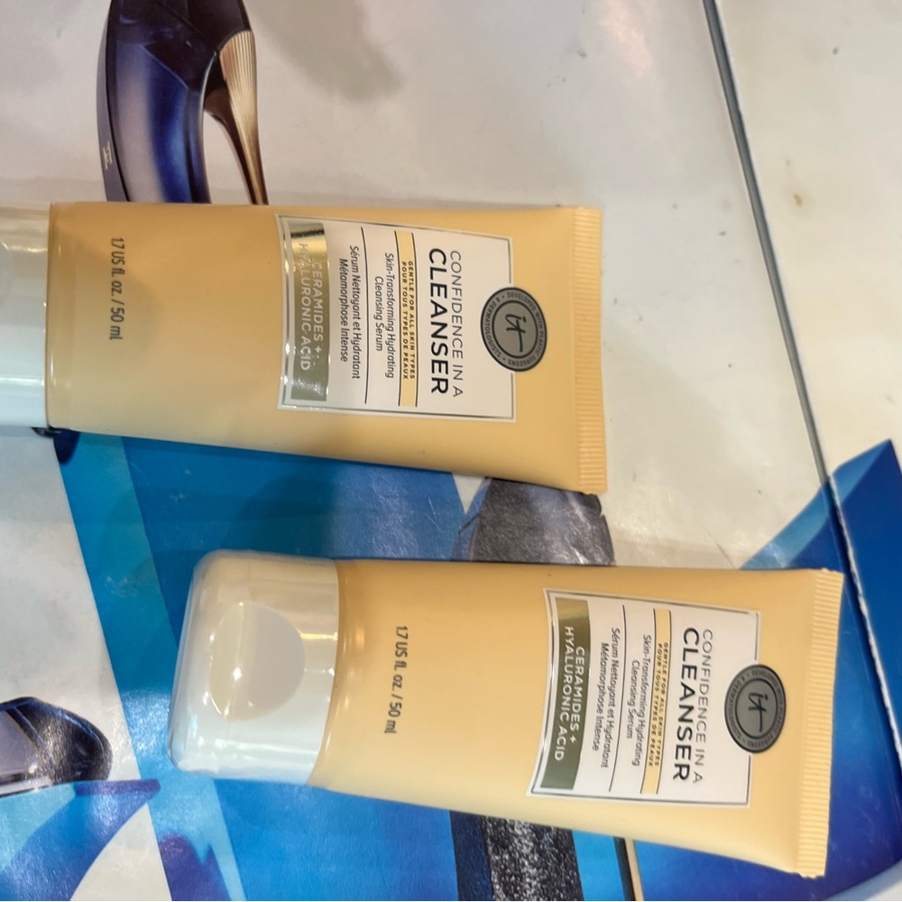 2x TRAVEL SIZE it Cosmetics Confidence in a Cleanser 50ml sealed